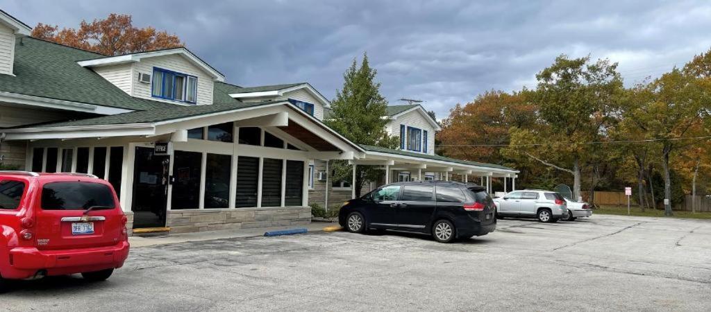Camp Inn Lodge Au Sable Exterior foto